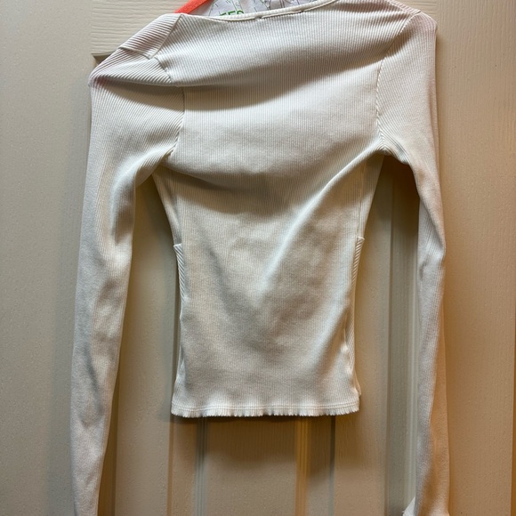 Size small Ivory long sleeve top - Picture 3 of 3